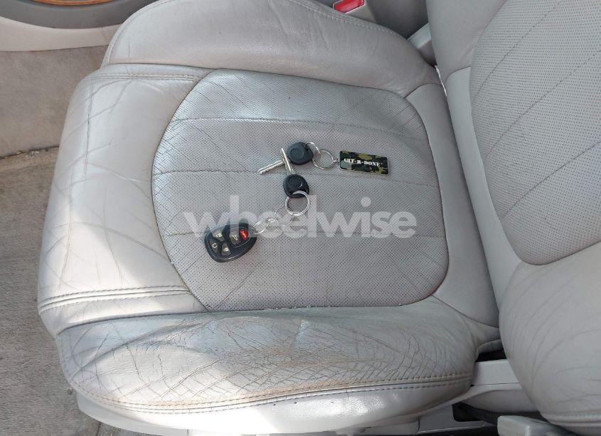 Photo 11 of 2010 Buick Enclave 1XL (VIN 5GALRBED8AJ167570)