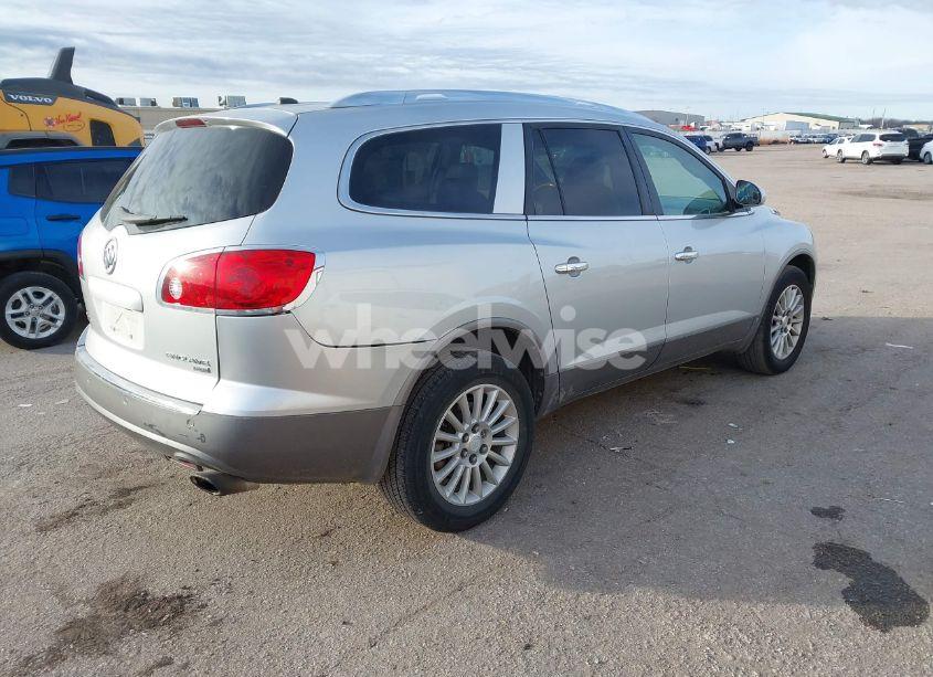 Photo 4 of 2010 Buick Enclave 1XL (VIN 5GALRBED8AJ167570)