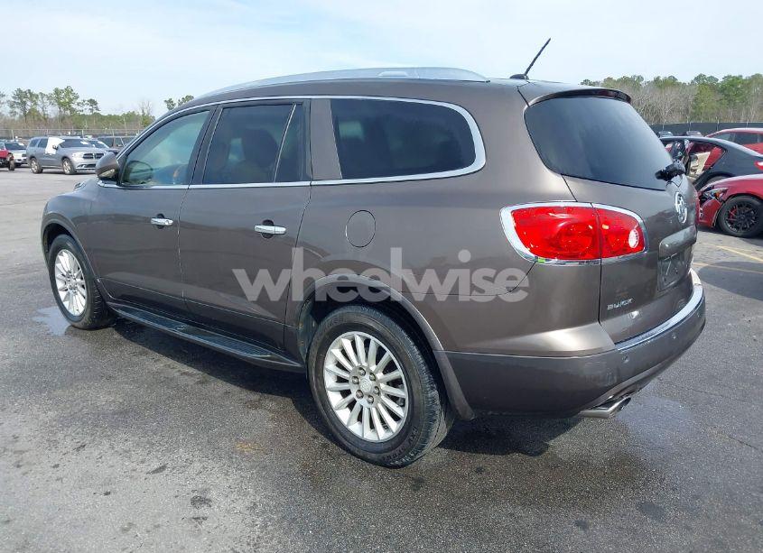 Photo 3 of 2010 Buick Enclave 1XL (VIN 5GALRBED8AJ173689)