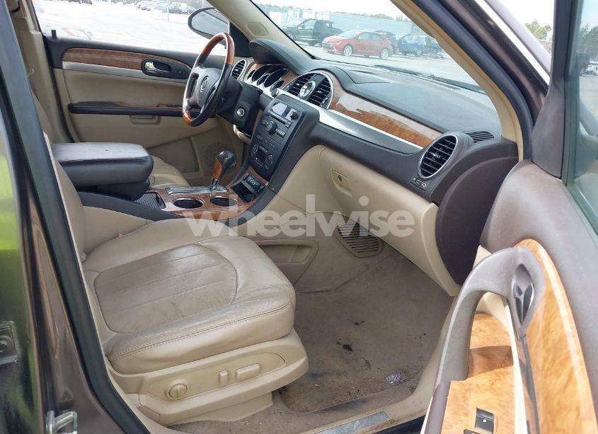 Photo 5 of 2010 Buick Enclave 1XL (VIN 5GALRBED8AJ173689)
