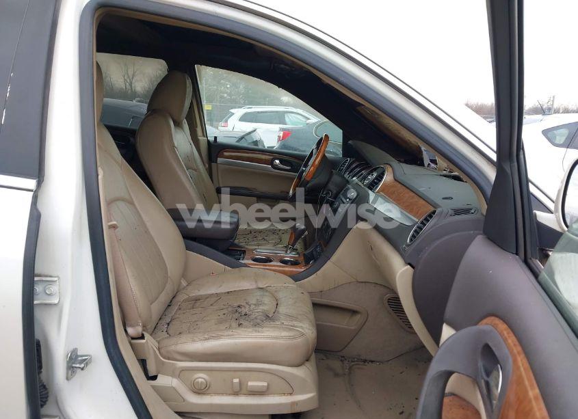 Photo 5 of 2010 Buick Enclave 1XL (VIN 5GALRBED9AJ102579)