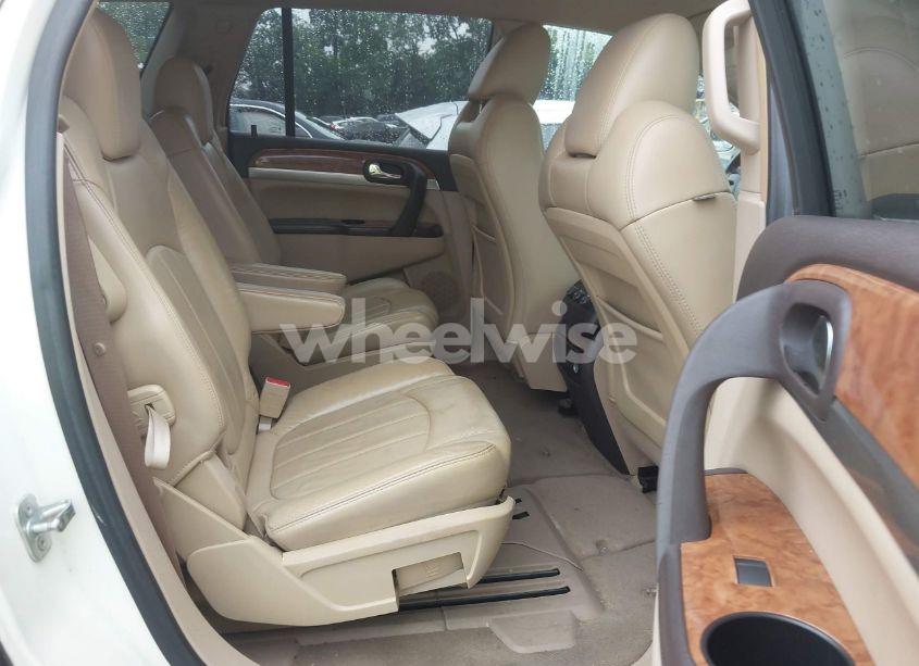 Photo 8 of 2010 Buick Enclave 1XL (VIN 5GALRBED9AJ114487)