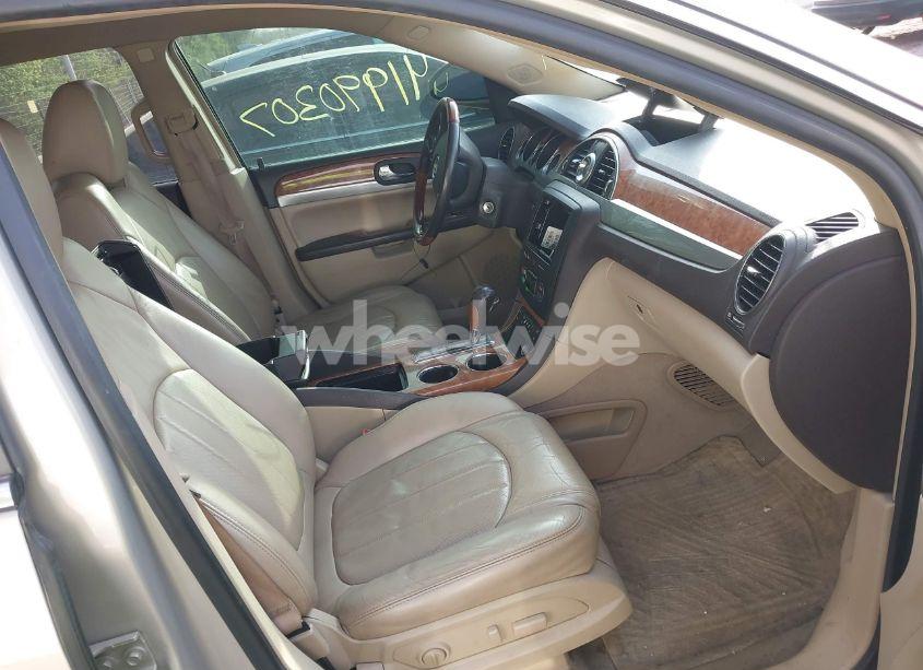 Photo 5 of 2010 Buick Enclave 1XL (VIN 5GALRBED9AJ177184)