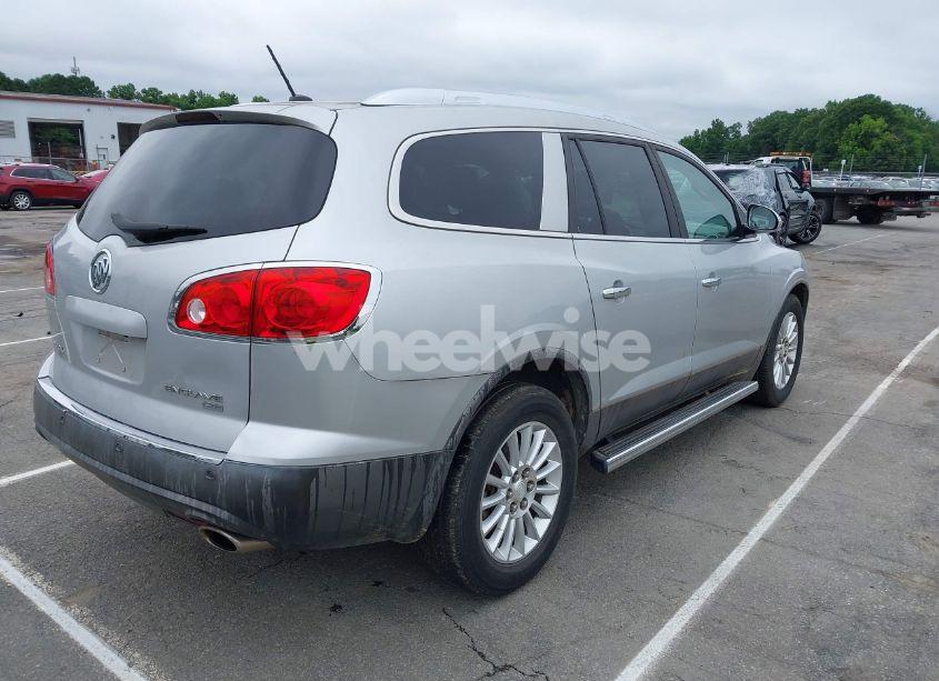 Photo 4 of 2010 Buick Enclave 1XL (VIN 5GALRBEDXAJ104776)