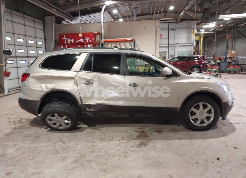 Photo 13 of 2010 Buick Enclave 1XL (VIN 5GALRBEDXAJ108407)