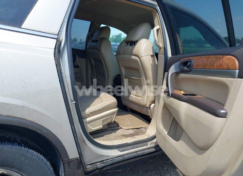 Photo 8 of 2010 Buick Enclave 1XL (VIN 5GALRBEDXAJ183852)