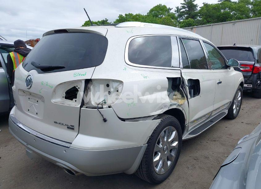 Photo 4 of 2010 Buick Enclave 2XL (VIN 5GALRCED1AJ104820)