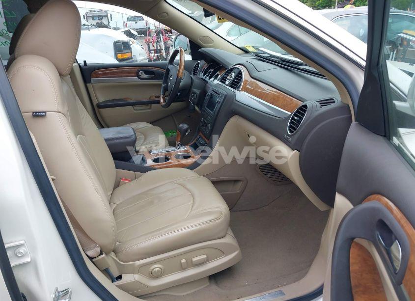 Photo 5 of 2010 Buick Enclave 2XL (VIN 5GALRCED1AJ104820)
