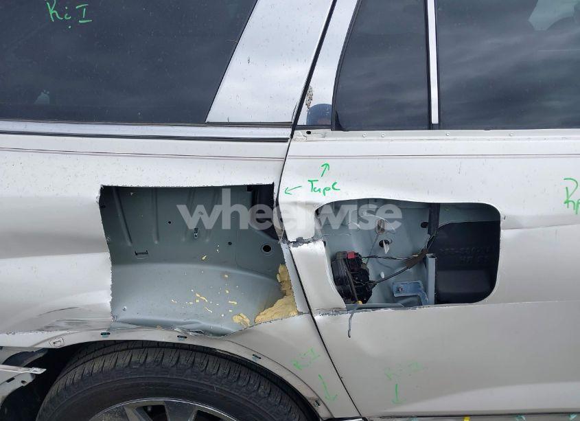 Photo 6 of 2010 Buick Enclave 2XL (VIN 5GALRCED1AJ104820)