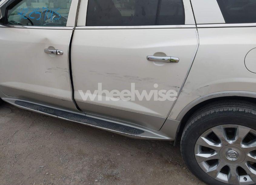 Photo 6 of 2010 Buick Enclave 2XL (VIN 5GALRCED1AJ109001)