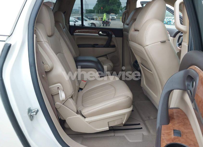 Photo 8 of 2010 Buick Enclave 2XL (VIN 5GALRCED1AJ109001)