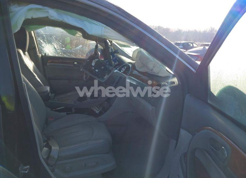 Photo 5 of 2010 Buick Enclave 2XL (VIN 5GALRCED6AJ215539)