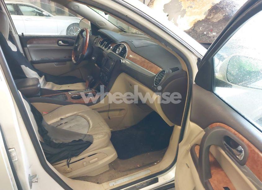 Photo 5 of 2010 Buick Enclave 2XL (VIN 5GALRCED7AJ138731)