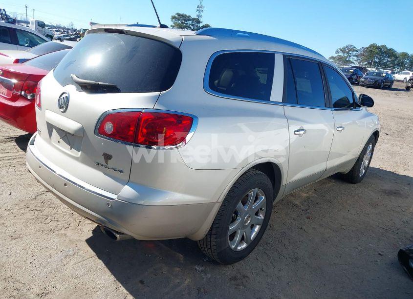 Photo 4 of 2010 Buick Enclave 2XL (VIN 5GALRCED9AJ115838)