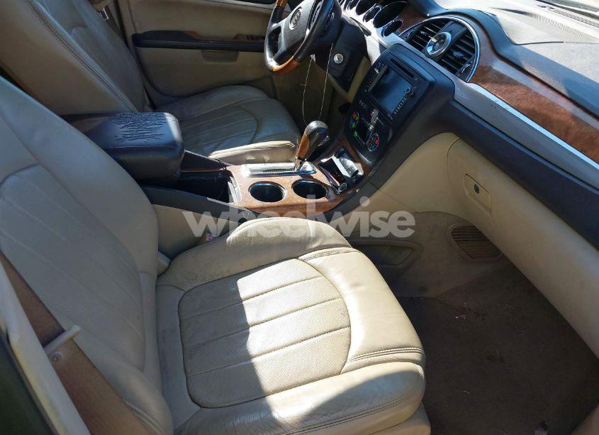 Photo 5 of 2010 Buick Enclave 2XL (VIN 5GALRCED9AJ115838)