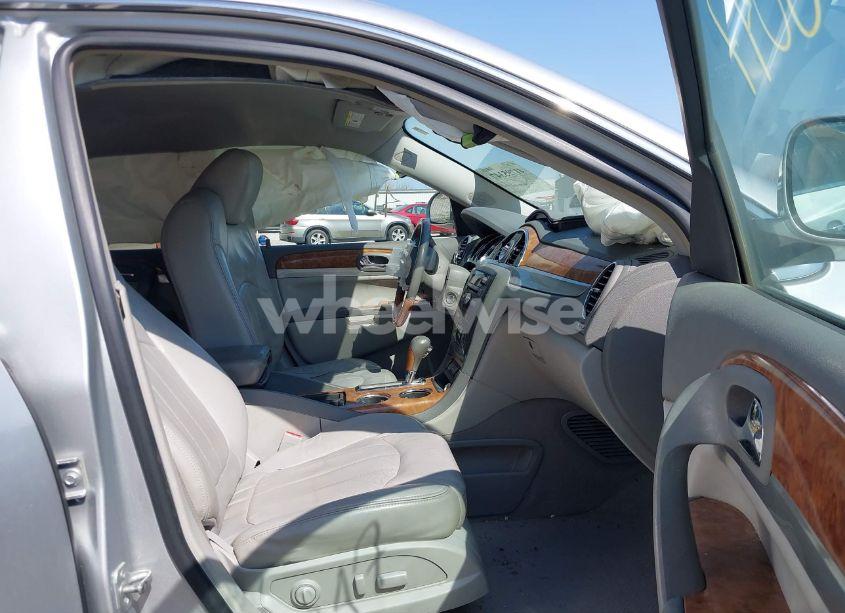 Photo 5 of 2010 Buick Enclave 1XL (VIN 5GALVBED2AJ114715)