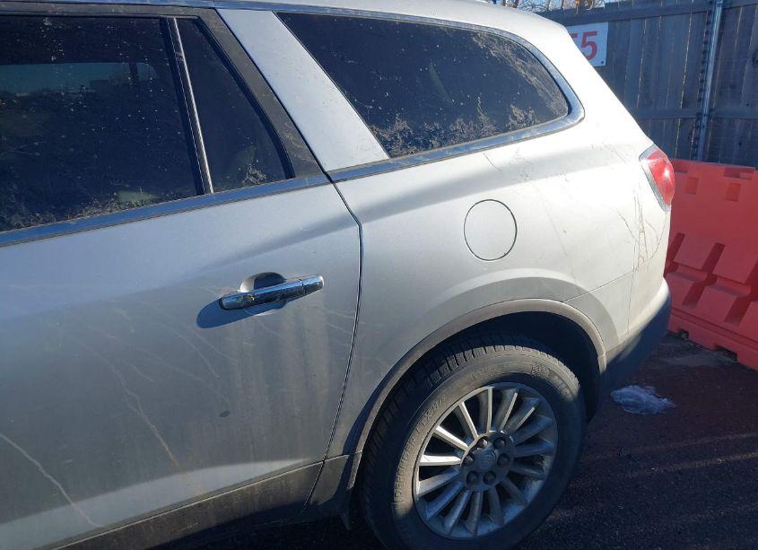 Photo 6 of 2010 Buick Enclave 1XL (VIN 5GALVBED3AJ194297)