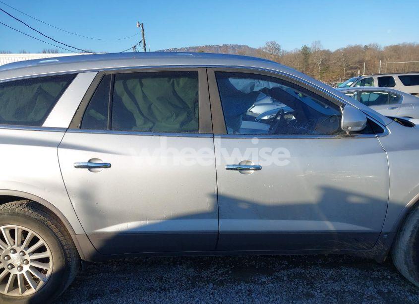 Photo 13 of 2010 Buick Enclave 1XL (VIN 5GALVBED6AJ154666)