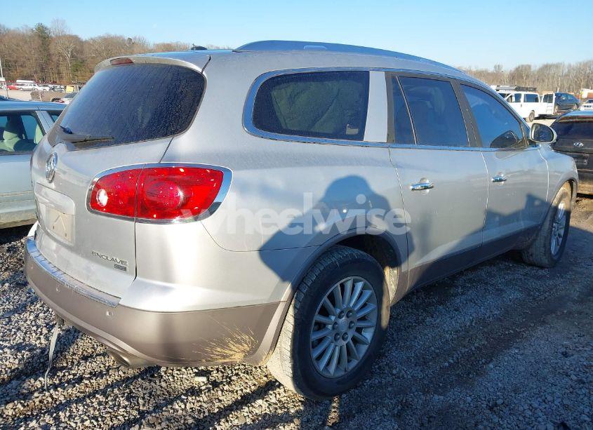 Photo 4 of 2010 Buick Enclave 1XL (VIN 5GALVBED6AJ154666)