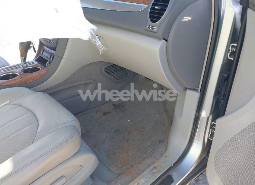 Photo 5 of 2010 Buick Enclave 1XL (VIN 5GALVBED6AJ154666)