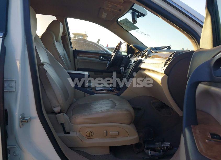 Photo 5 of 2010 Buick Enclave 1XL (VIN 5GALVBED9AJ261064)