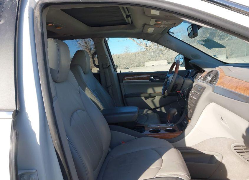Photo 5 of 2010 Buick Enclave 1XL (VIN 5GALVBEDXAJ258531)