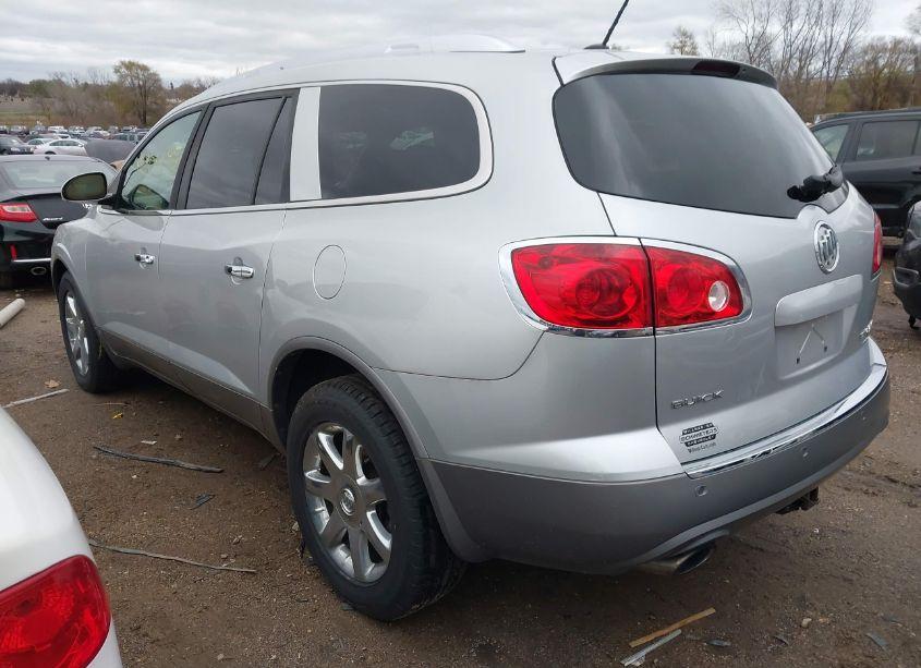 Photo 3 of 2010 Buick Enclave 2XL (VIN 5GALVCED0AJ136315)