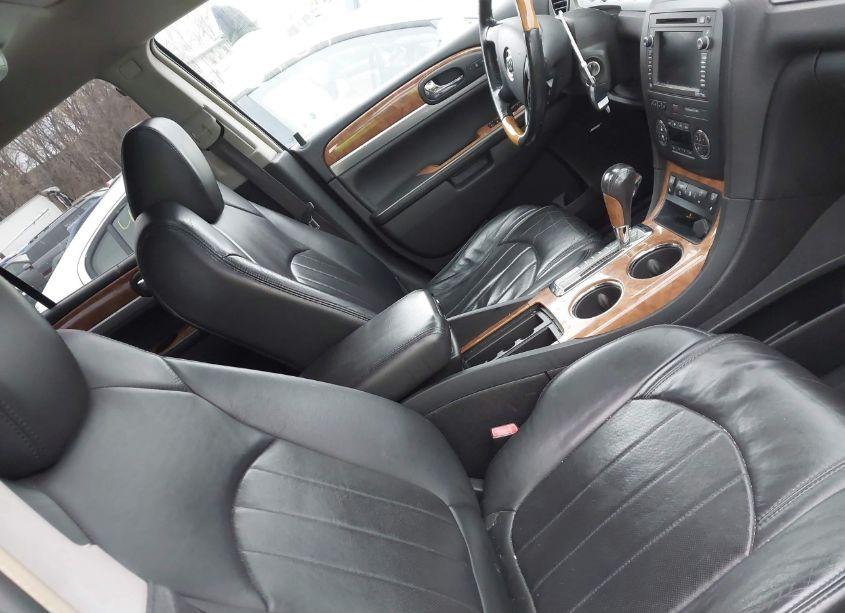 Photo 5 of 2010 Buick Enclave 2XL (VIN 5GALVCED0AJ136315)