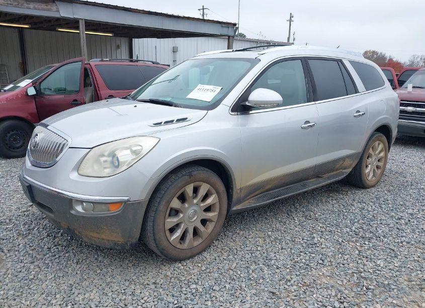Photo 2 of 2010 Buick Enclave 2XL (VIN 5GALVCED1AJ167640)