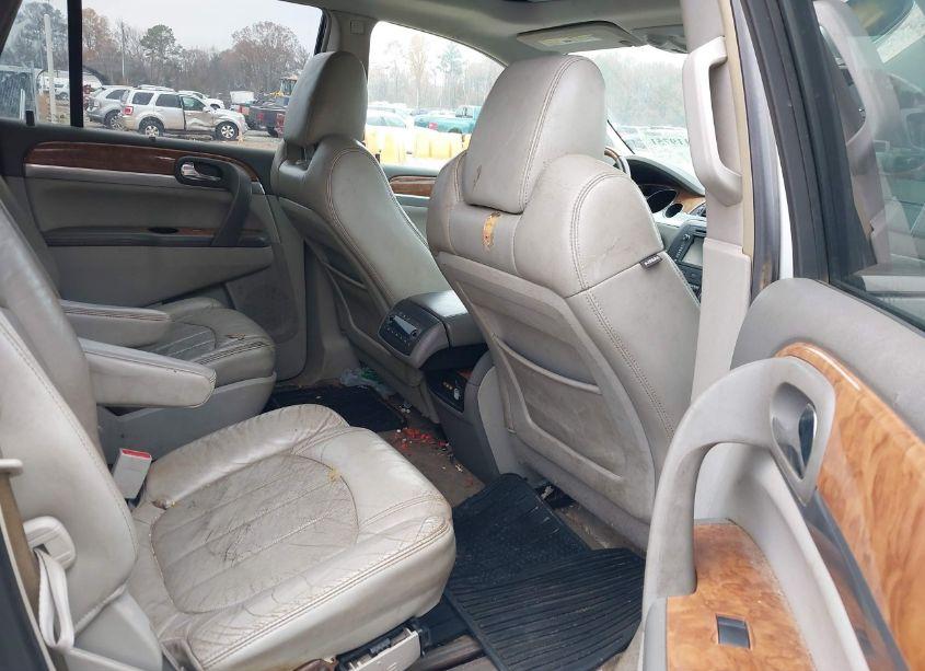 Photo 8 of 2010 Buick Enclave 2XL (VIN 5GALVCED1AJ167640)