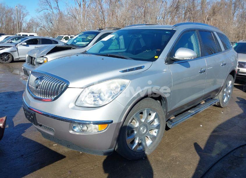 Photo 2 of 2010 Buick Enclave 2XL (VIN 5GALVCED3AJ170877)