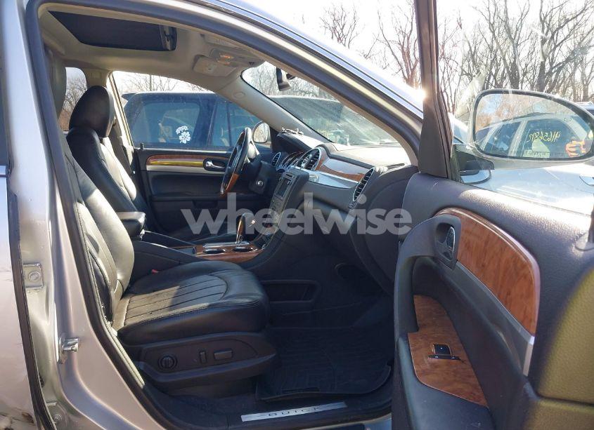 Photo 5 of 2010 Buick Enclave 2XL (VIN 5GALVCED3AJ170877)