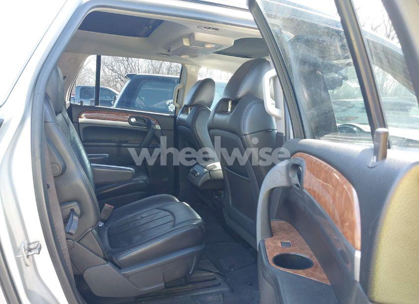 Photo 8 of 2010 Buick Enclave 2XL (VIN 5GALVCED3AJ170877)