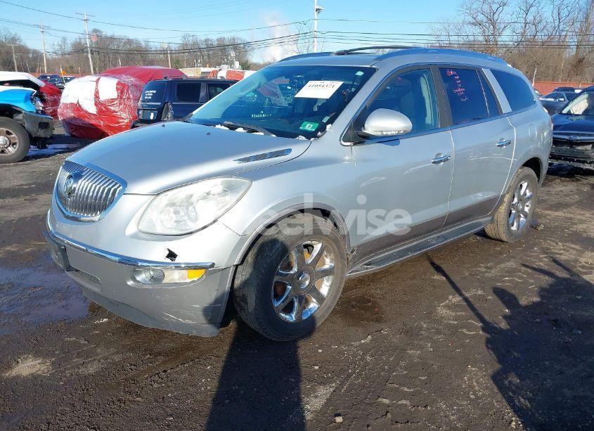Photo 2 of 2010 Buick Enclave 2XL (VIN 5GALVCED8AJ153900)