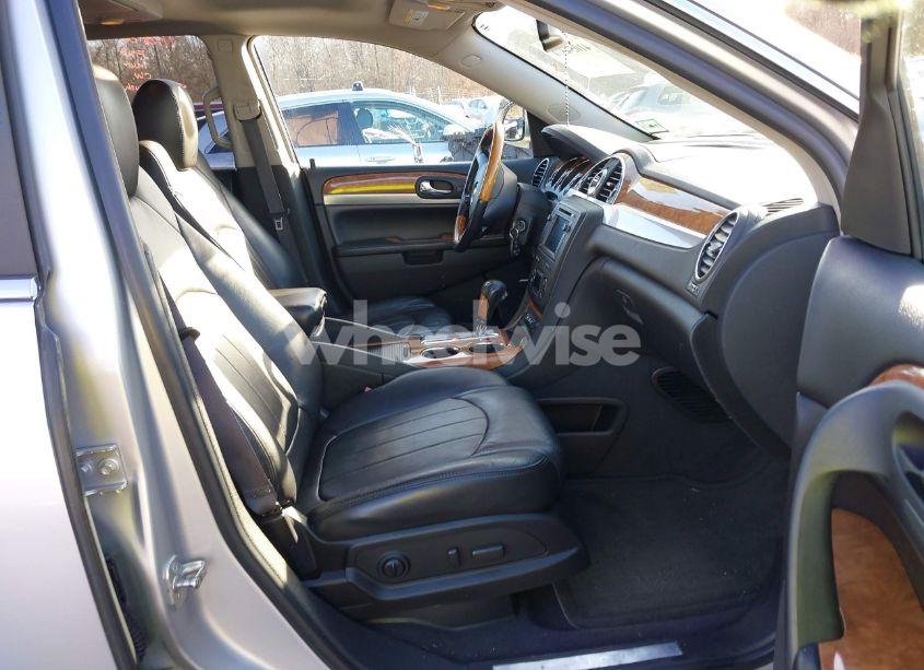 Photo 5 of 2010 Buick Enclave 2XL (VIN 5GALVCED8AJ153900)