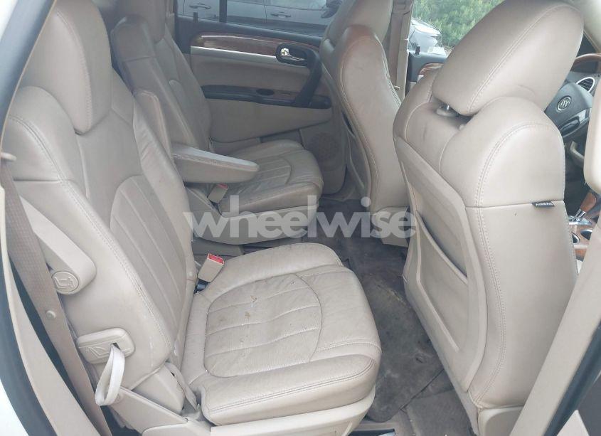 Photo 8 of 2010 Buick Enclave 2XL (VIN 5GALVCED9AJ203204)