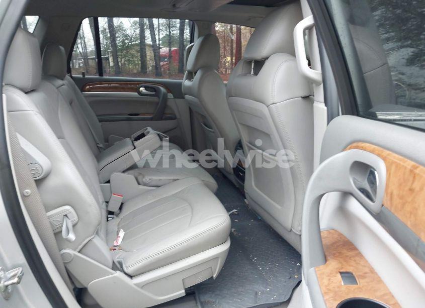 Photo 8 of 2010 Buick Enclave 2XL (VIN 5GALVCED9AJ211724)