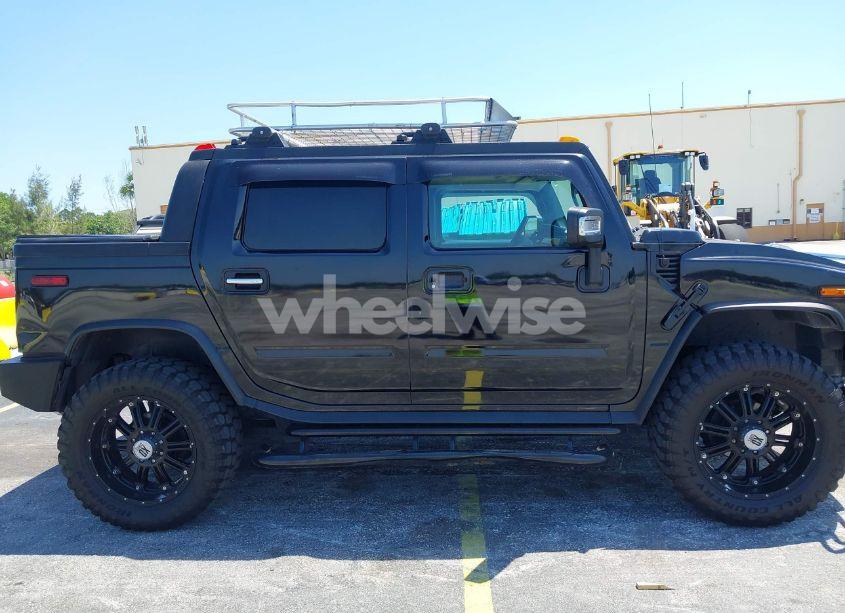 Photo 13 of 2005 Hummer H2 SUT (VIN 5GRGN22U25H106033)