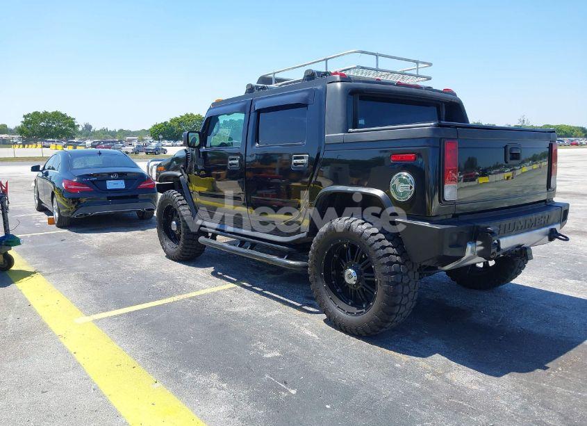 Photo 3 of 2005 Hummer H2 SUT (VIN 5GRGN22U25H106033)