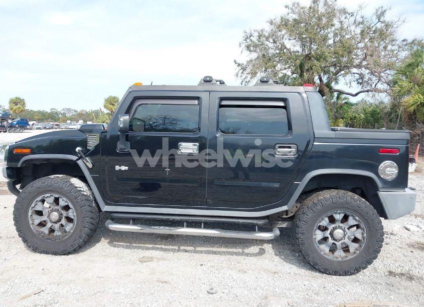 Photo 14 of 2005 Hummer H2 SUT (VIN 5GRGN22U25H113340)