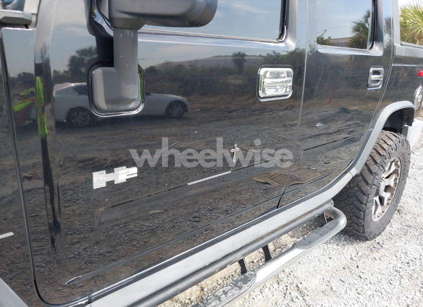 Photo 6 of 2005 Hummer H2 SUT (VIN 5GRGN22U25H113340)