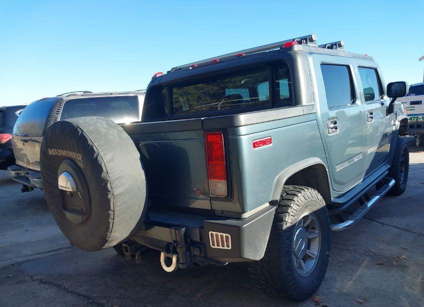 Photo 4 of 2005 Hummer H2 SUT (VIN 5GRGN22U75H111132)
