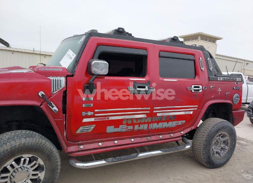 Photo 14 of 2005 Hummer H2 SUT (VIN 5GRGN22U85H109468)