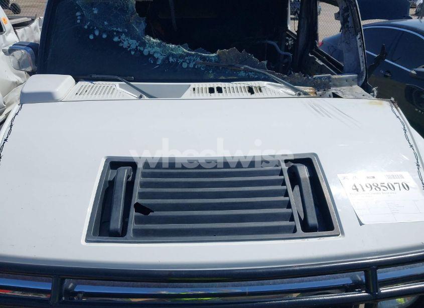 Photo 10 of 2003 Hummer H2 (VIN 5GRGN23U13H132778)