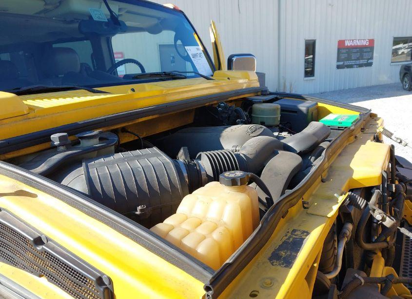 Photo 10 of 2003 Hummer H2 (VIN 5GRGN23UX3H119625)