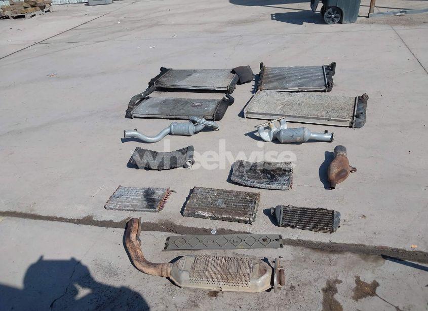 Photo 12 of 2003 Hummer H2 (VIN 5GRGN23UX3H146579)