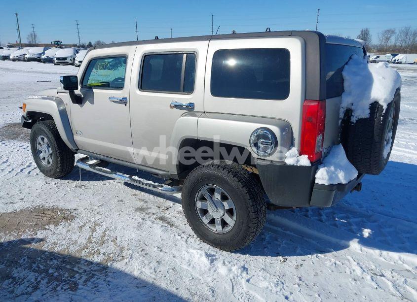 Photo 3 of 2006 Hummer H3 SUV (VIN 5GTDN136168228942)