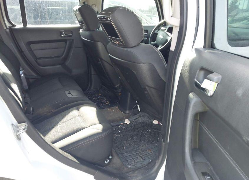 Photo 8 of 2006 Hummer H3 SUV (VIN 5GTDN136268196986)