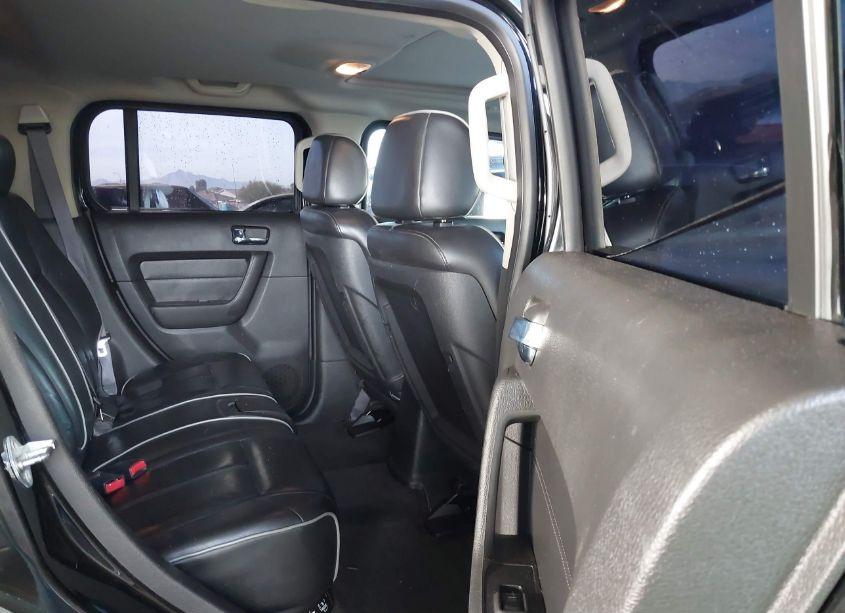 Photo 4 of 2006 Hummer H3 SUV (VIN 5GTDN136368101710)