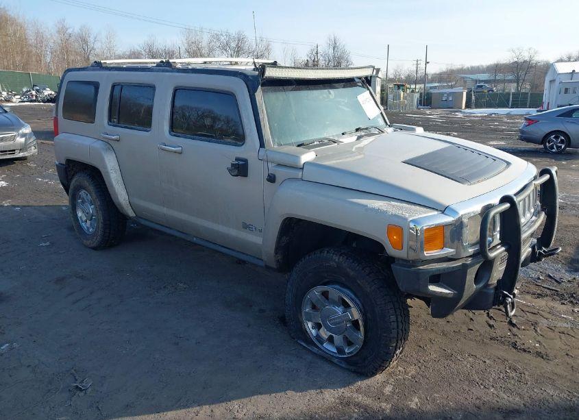 2006 Hummer H3 SUV (VIN 5GTDN136568143585) main photo